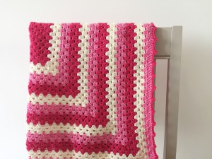 Crochet granny square blanket - Hello Deborah